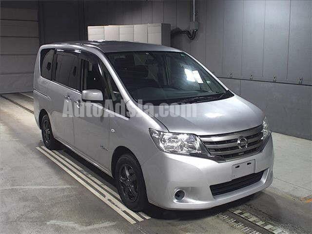 2013 Nissan Serena Hybrid
