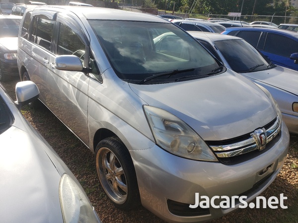 Toyota Isis 1,8L 2012