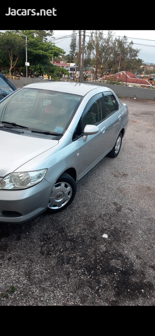 Honda Fit Aria 0,5L 2008