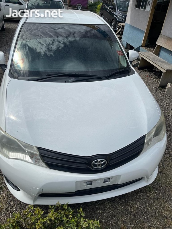 Toyota Axio 1,5L 2013