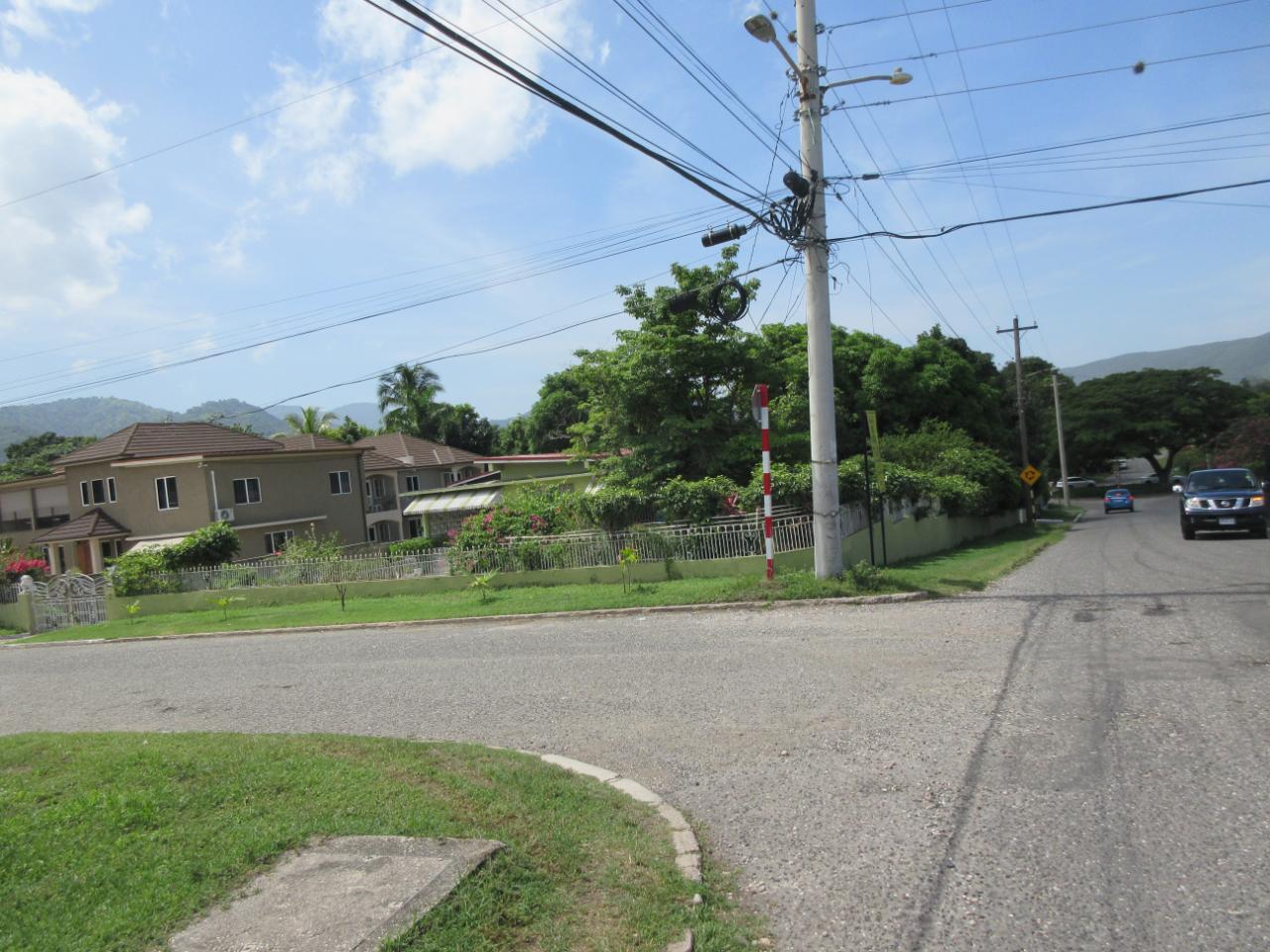 House for Sale   Kingston 6