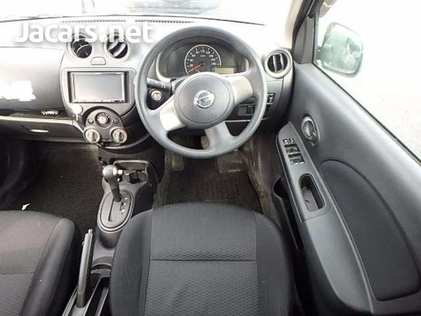 Nissan March 1,2L 2011