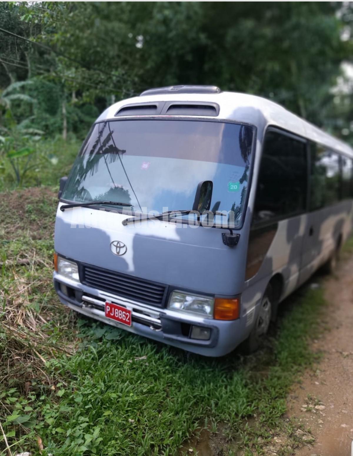 2003 Toyota Coaster