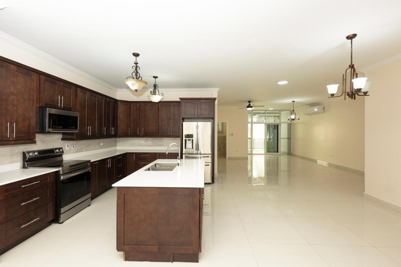 Apartment for Sale   Kingston 8