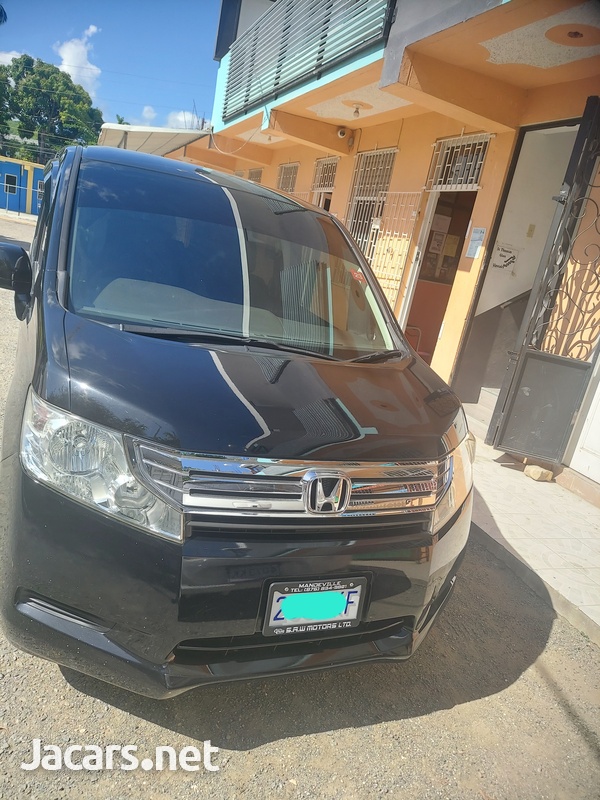 Honda Stepwgn 2,0L 2012