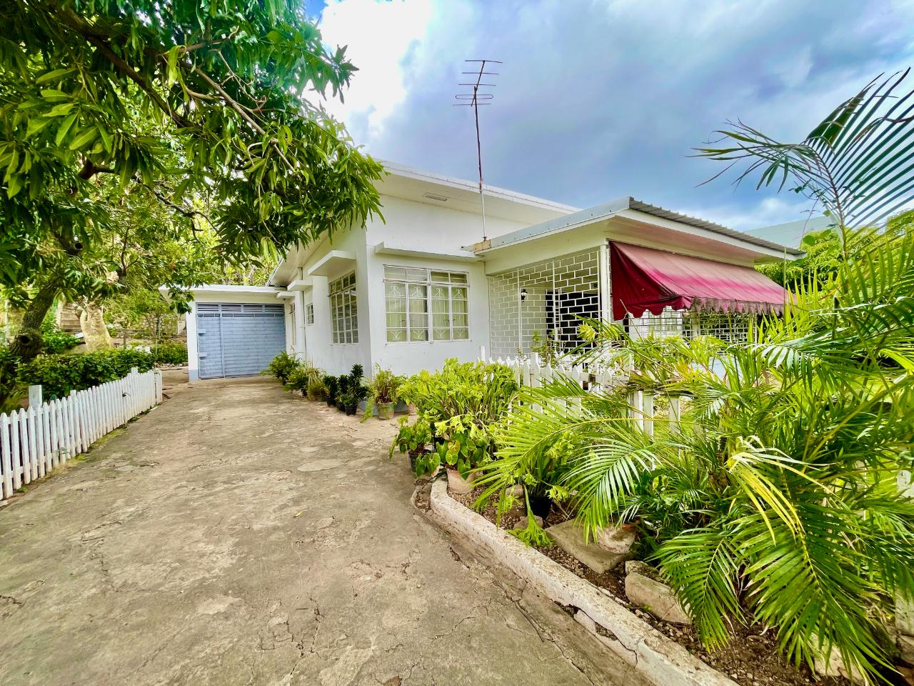 House for Sale   Kingston 6