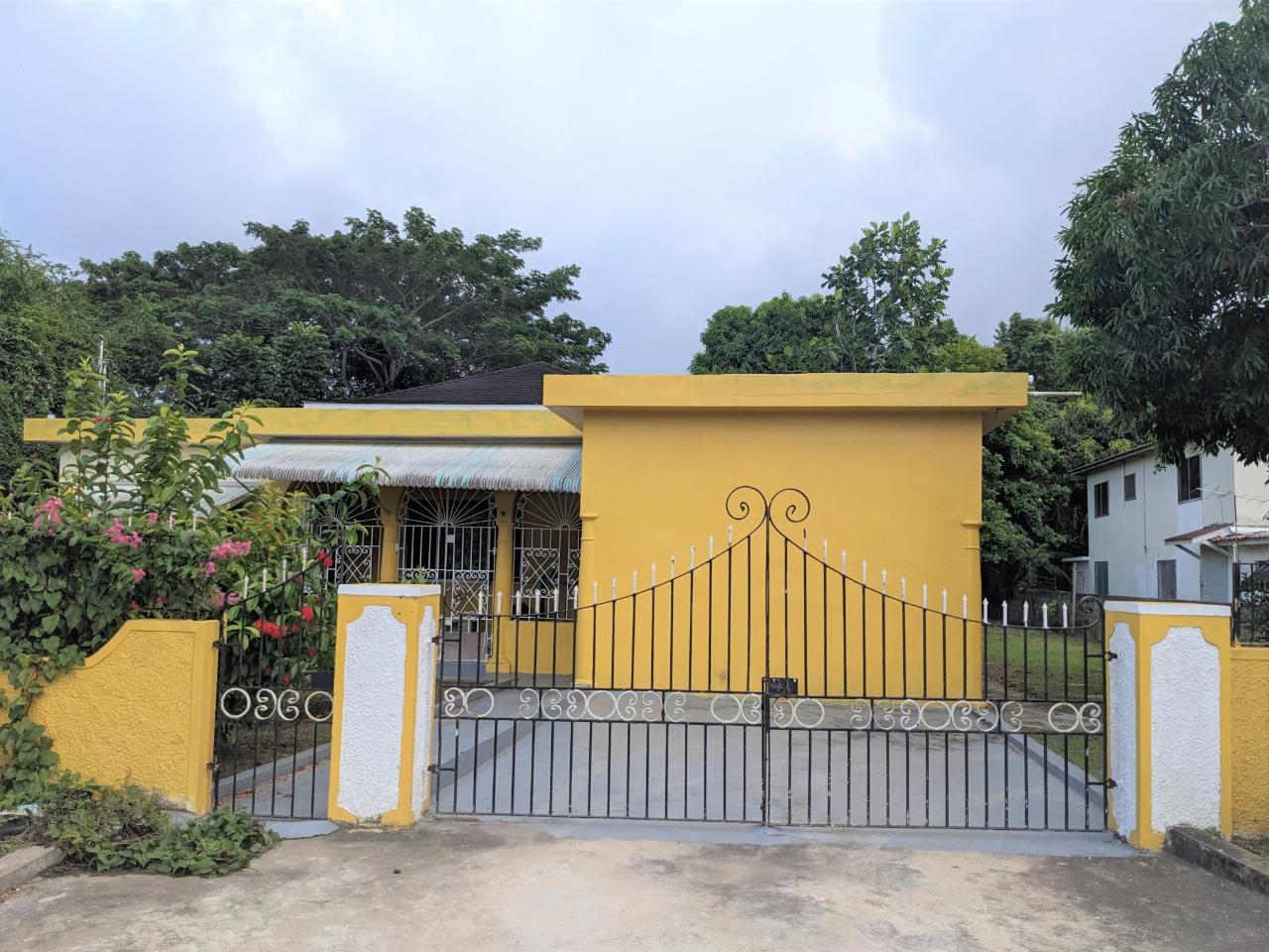 House for Sale   Runaway Bay