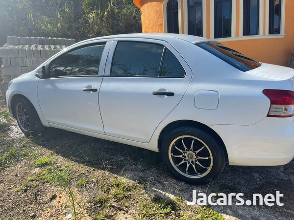Toyota Belta 1,5L 2010
