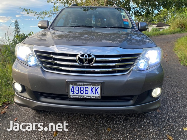 Toyota Fortuner 2,4L 2012