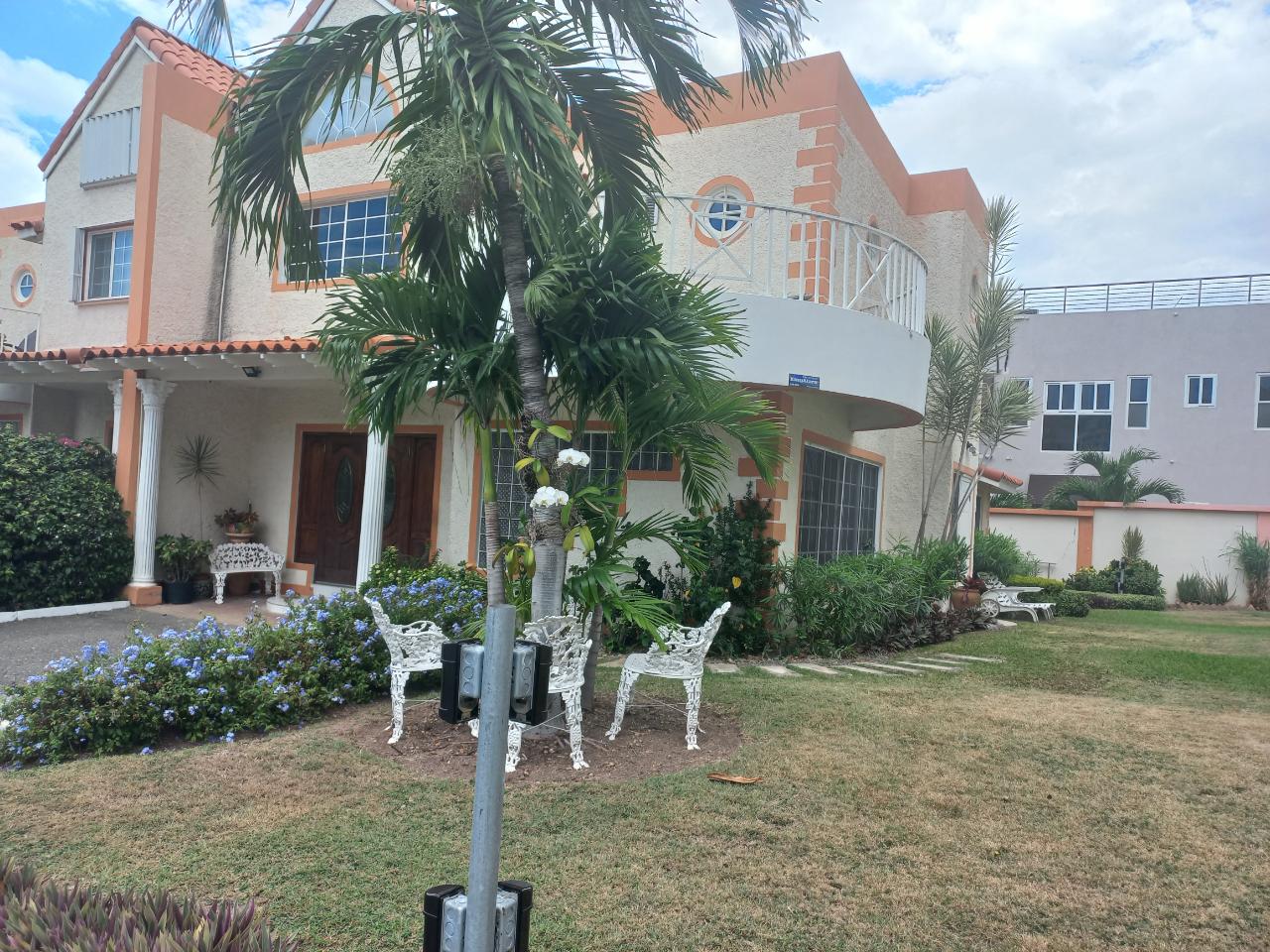 Townhouse for Sale   Kingston 6