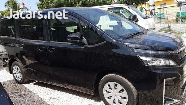 Toyota Noah 2,0L 2018