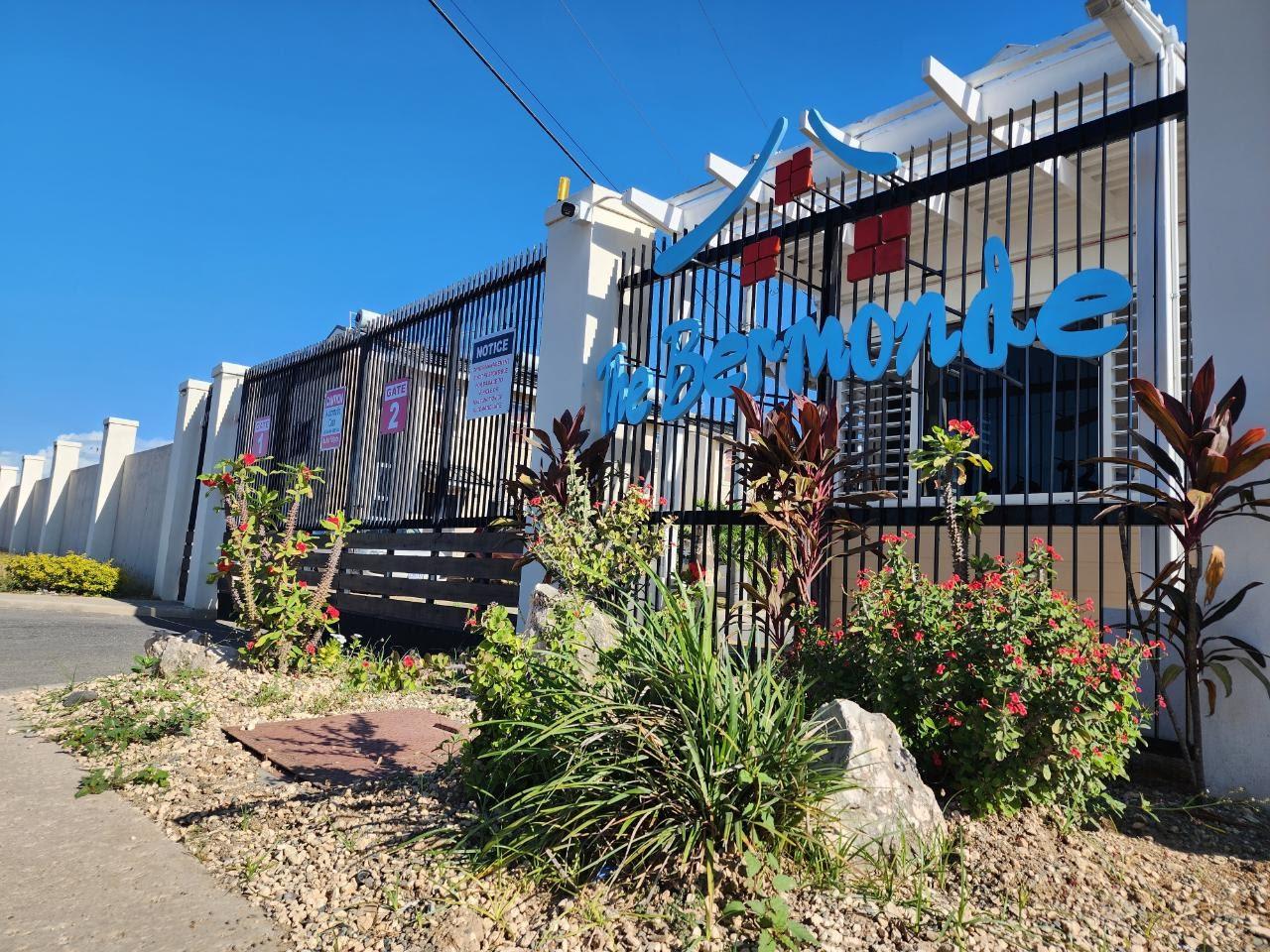 Townhouse for Rent   East Queens Park