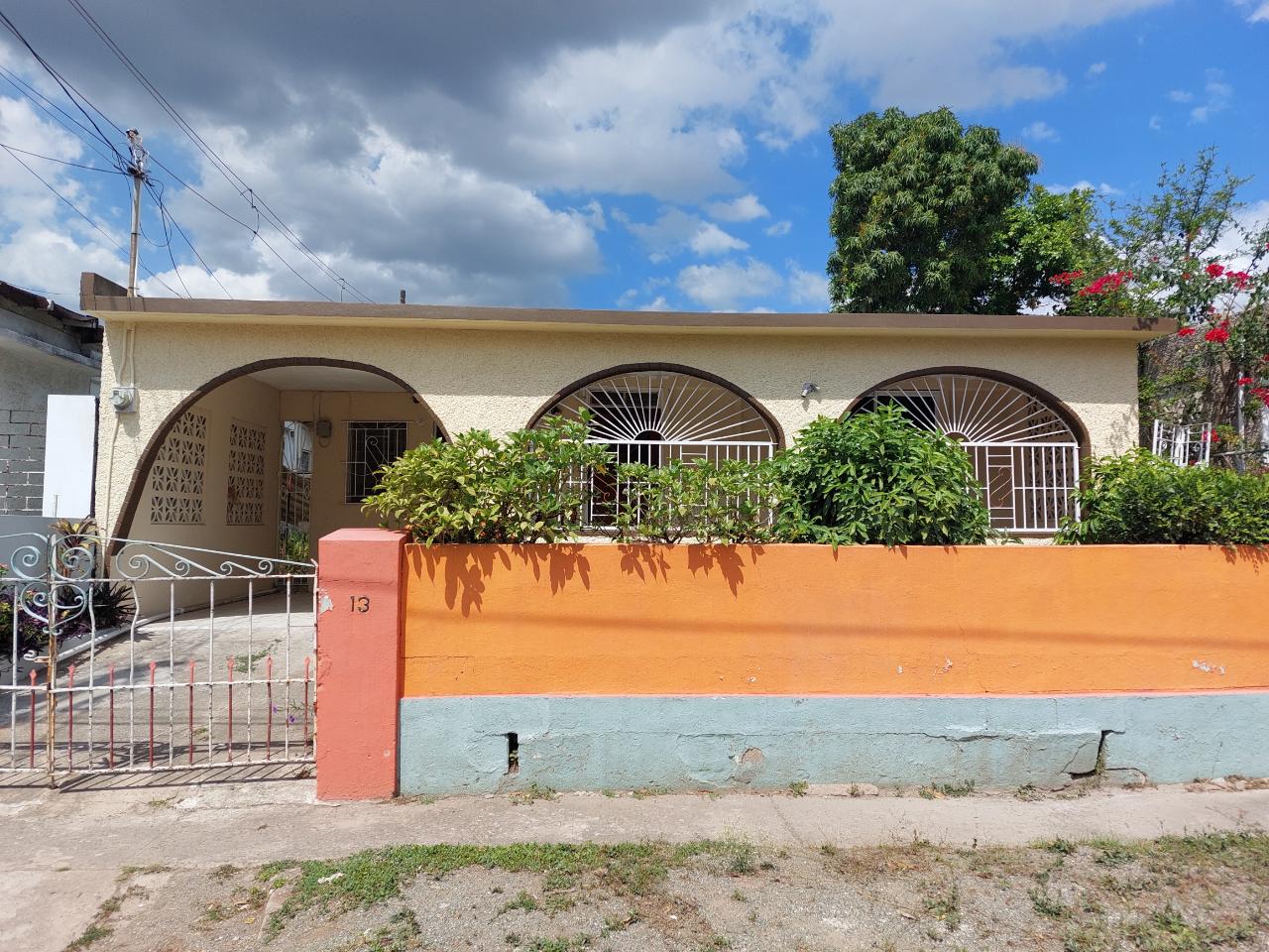 House for Sale   Kingston 20