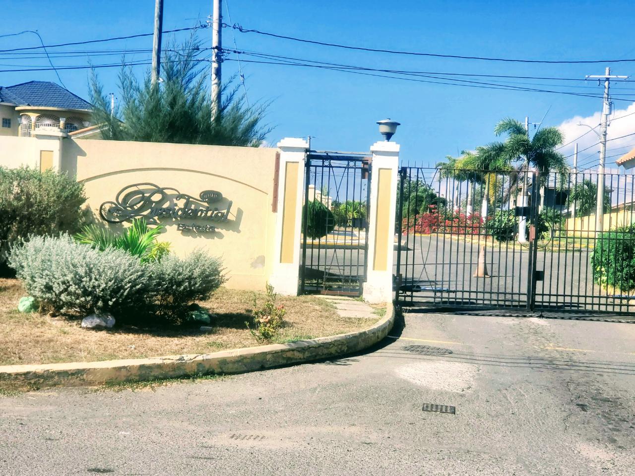 House for Rent   Old Harbour