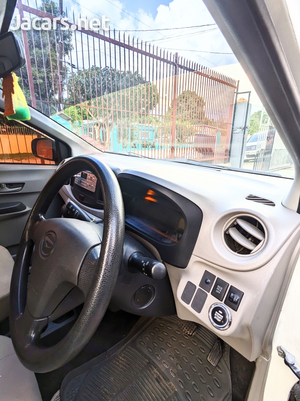 Daihatsu MIRA 0,6L 2013