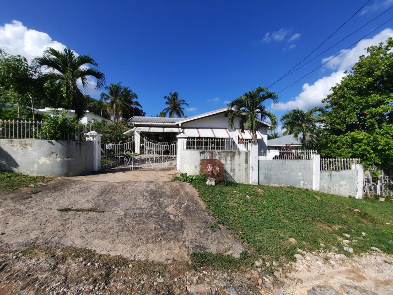 House for Sale   May Pen