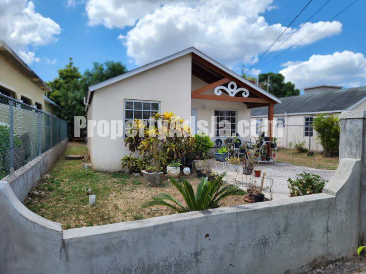 2 bed House For Sale in White Water Meadows, St. Catherine, Jamaica
