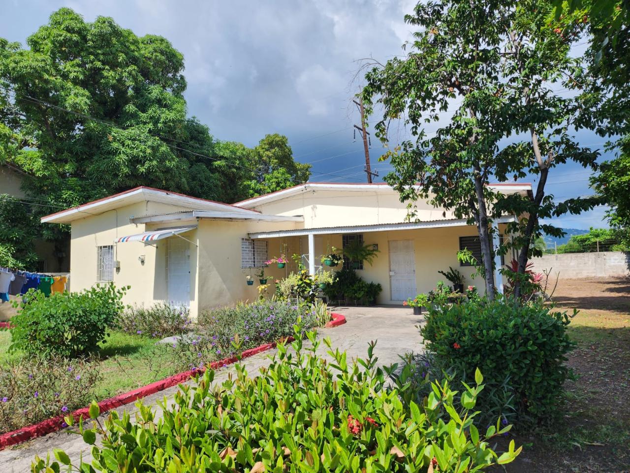 House for Sale   Kingston 20
