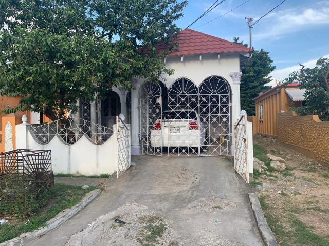 Townhouse for Sale   Greater Portmore