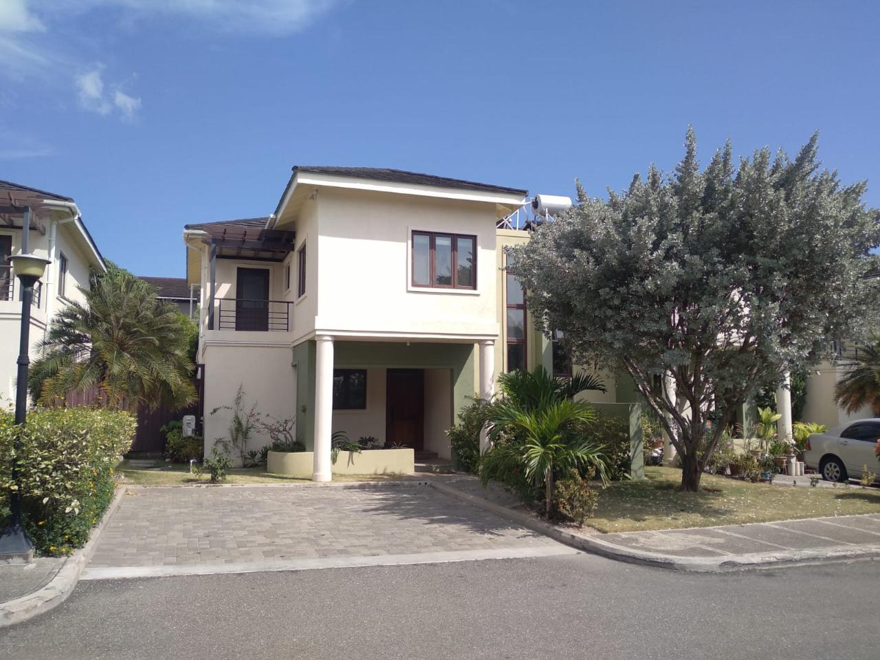 Townhouse for Rent   Kingston 6