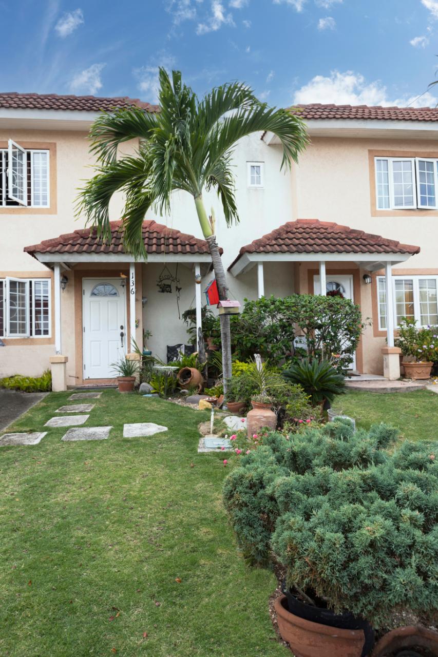 Townhouse for Sale   Kingston 6