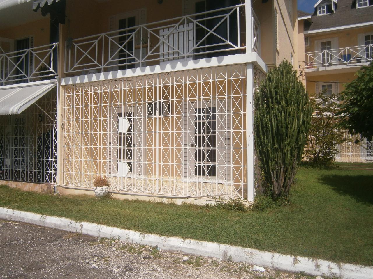 Apartment for Rent   Kingston 8