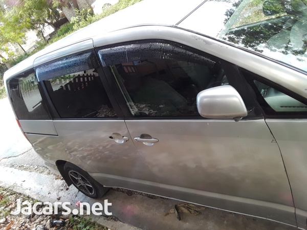 Toyota Noah 1,5L 2006