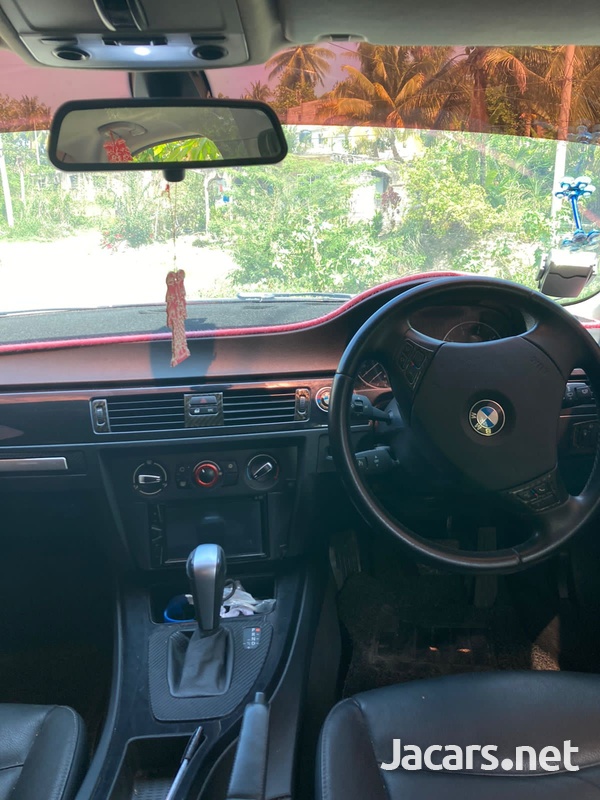 BMW 3-Series 1,8L 2010