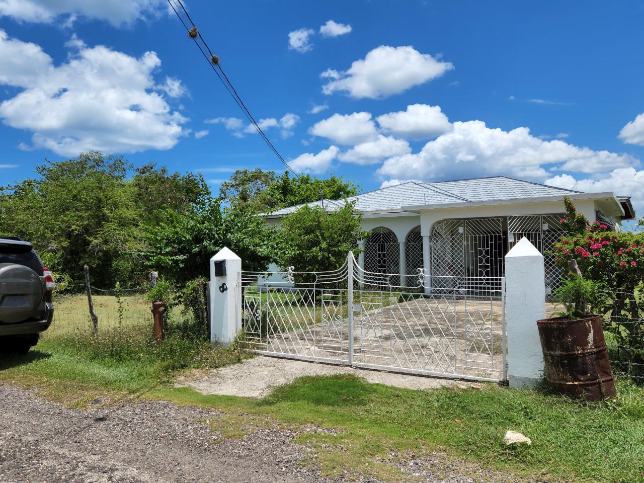 House for Sale   Black River