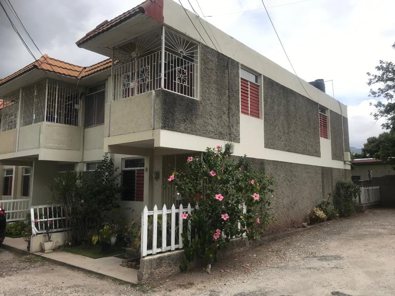 Townhouse for Sale   Kingston 8