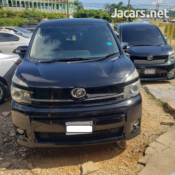 Toyota Voxy 2,0L 2010