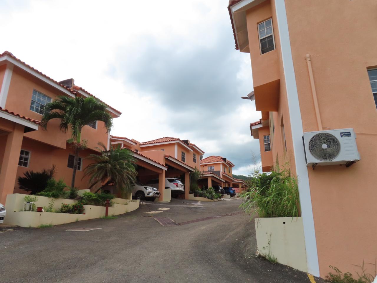 Townhouse for Sale   Kingston 19