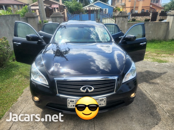 Infiniti Q70 2,5L 2014