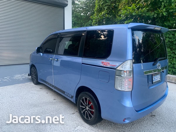 Toyota Noah 2,0L 2009