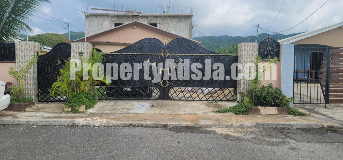 4 bed House For Rent in Montego West Village, St. James, Jamaica