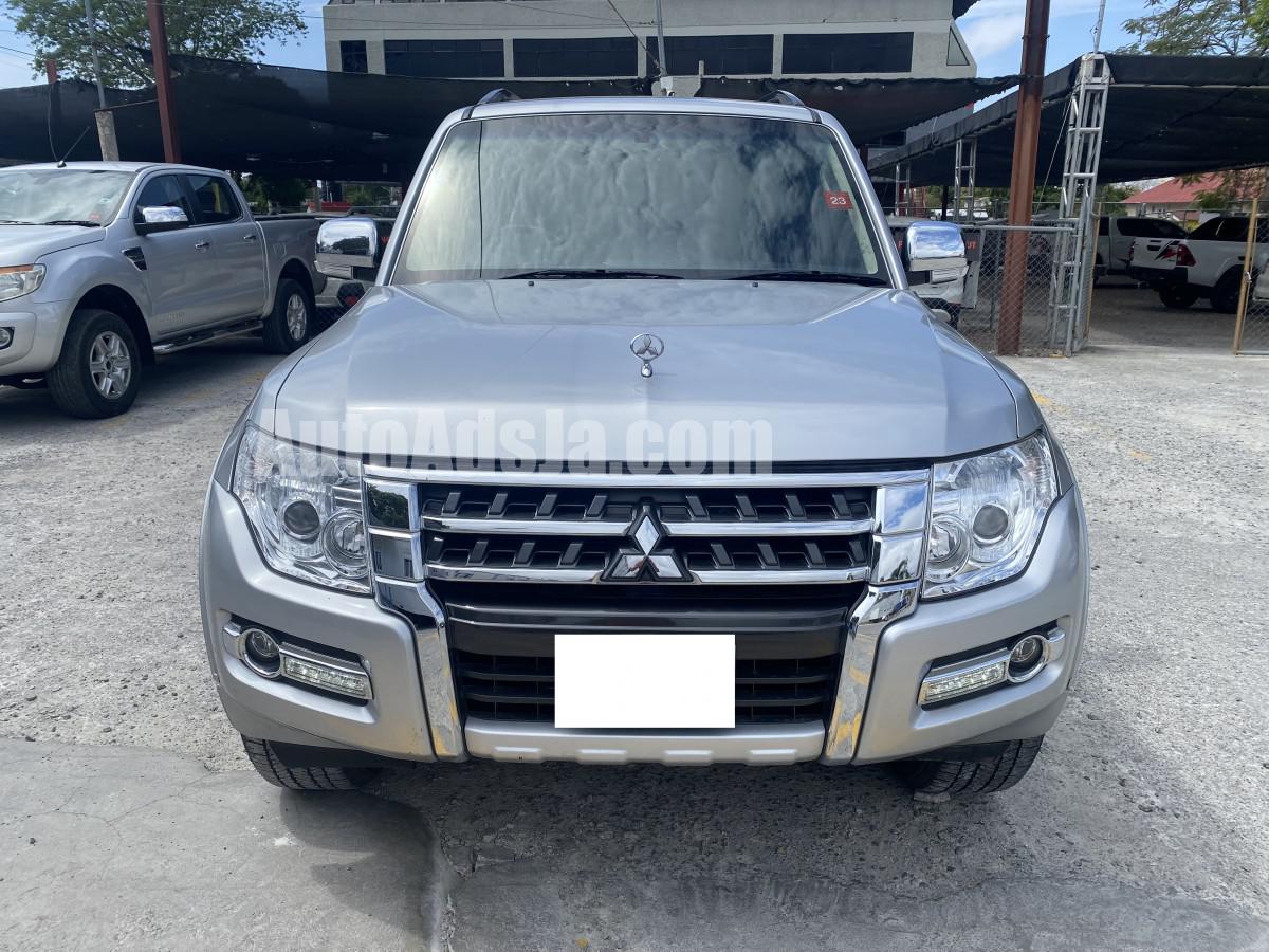 2020 Mitsubishi PAJERO