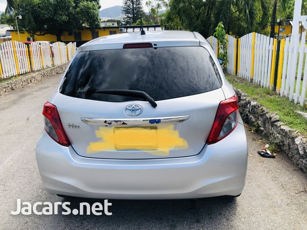 Toyota Vitz 1,3L 2013