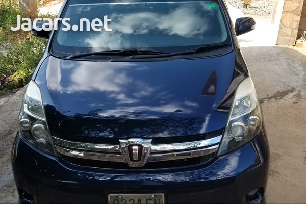 Toyota Isis 2,0L 2011