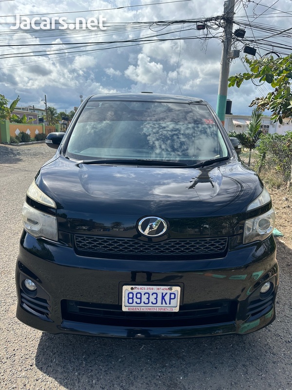 Toyota Voxy 2,0L 2013