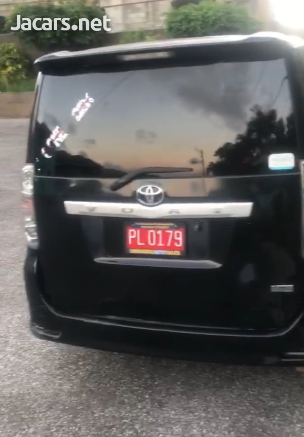 Toyota Voxy 2,0L 2010