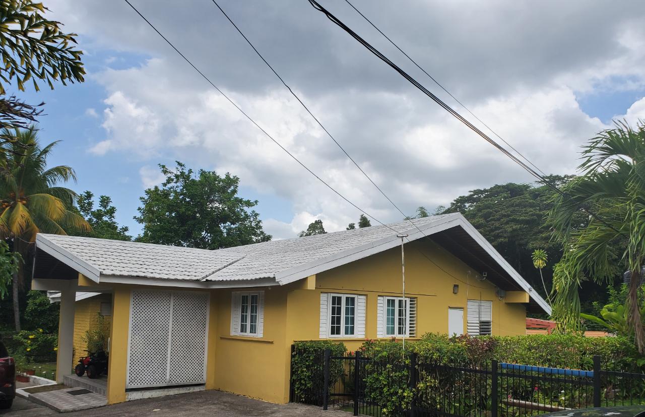 House for Sale   Kingston 8