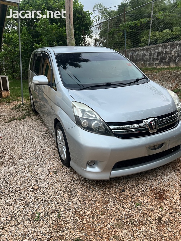 Toyota Isis 2,0L 2011