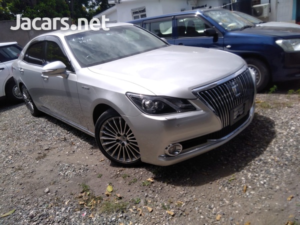 Toyota Crown 2,5L 2016