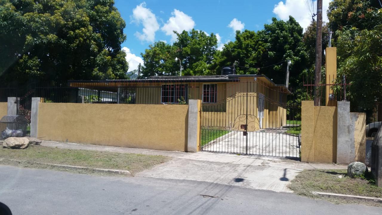 House for Sale   Kingston 6
