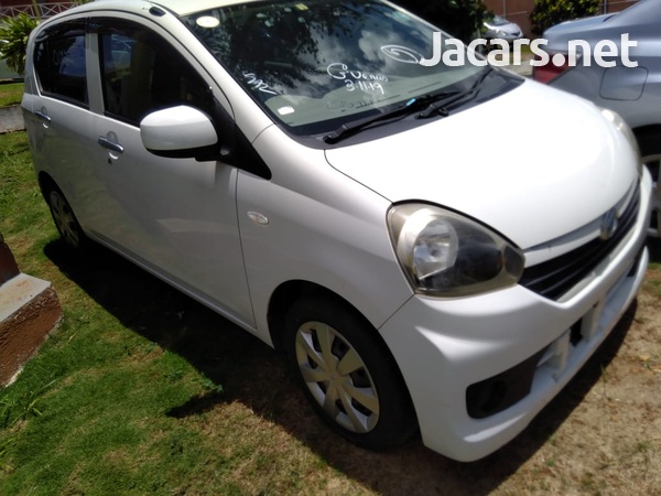 Daihatsu MIRA 0,7L 2014