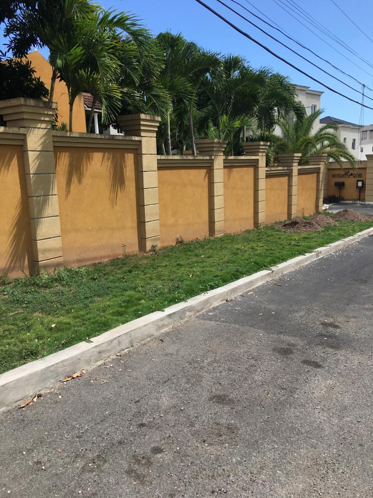 Townhouse for Private   Kingston 6