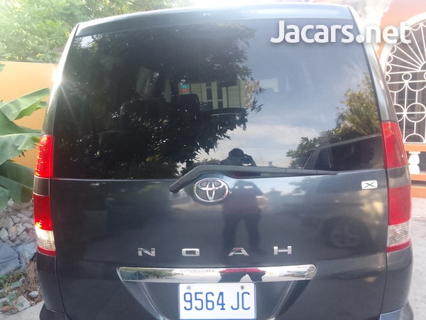 Toyota Noah 2,0L 2005