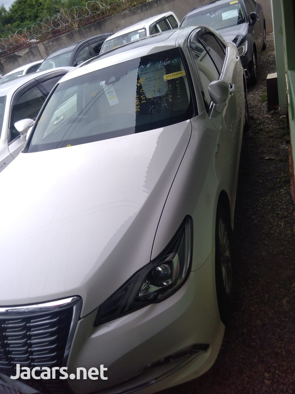 Toyota Crown 2,5L 2017