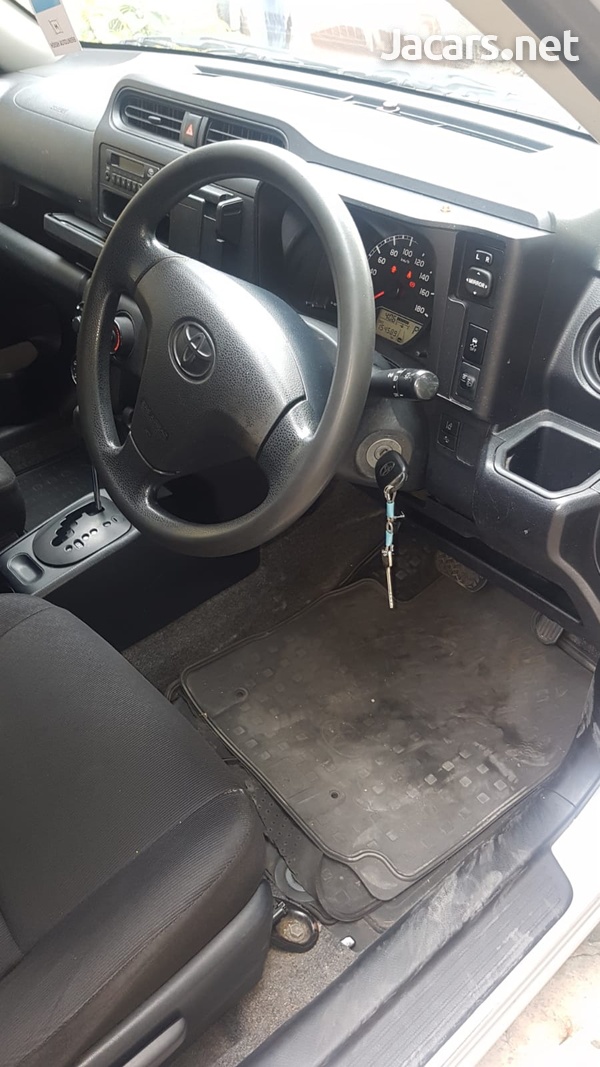 Toyota Probox 2,5L 2018