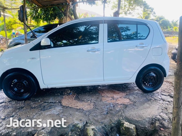 Daihatsu MIRA 1,1L 2013